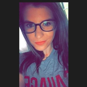 Meet your Posher, Kelli